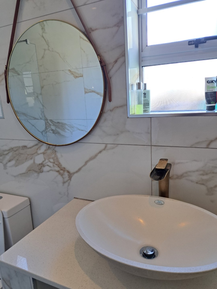 4 Bedroom Property for Sale in Lansdowne Western Cape